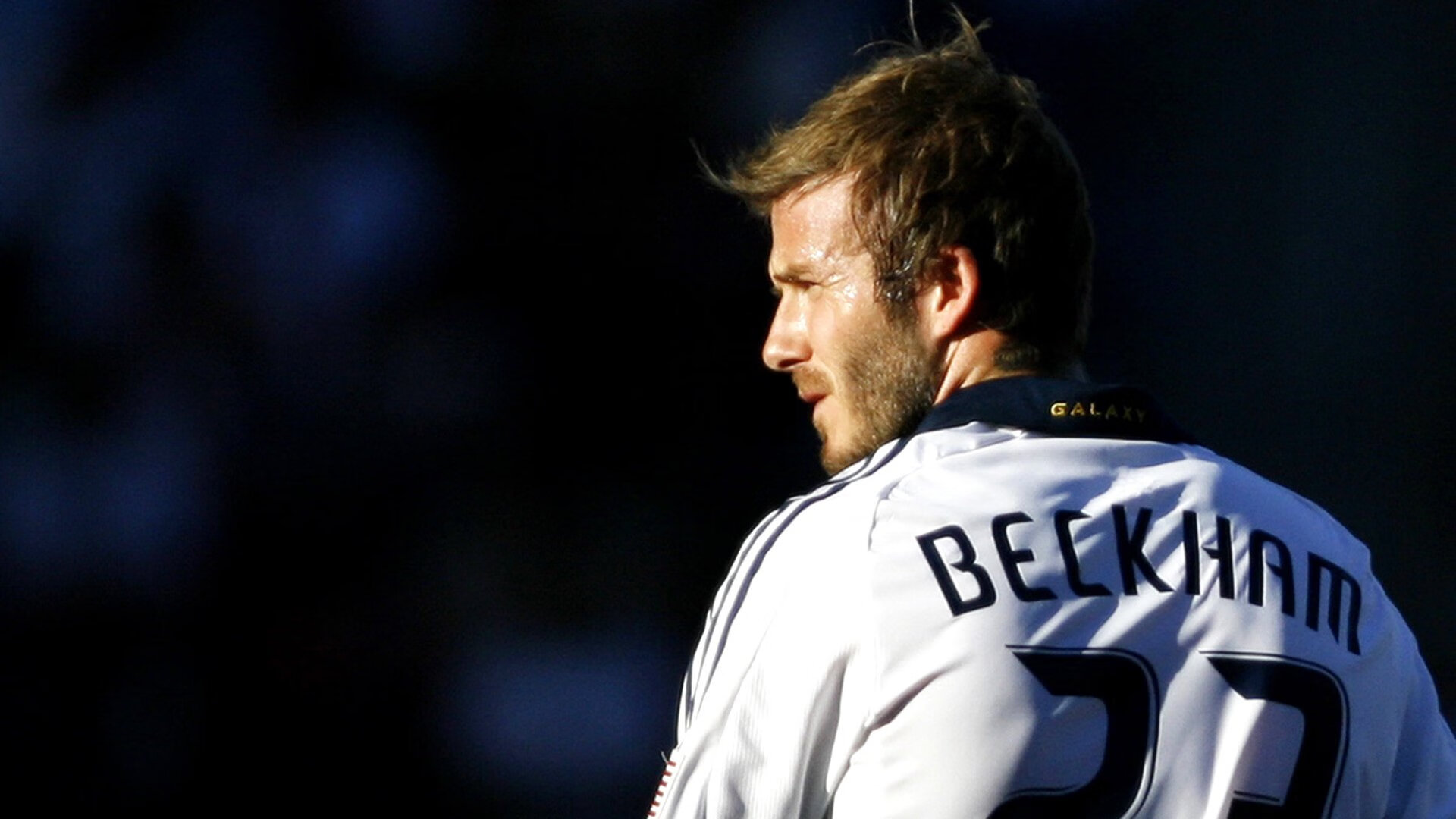 赛季终极对决预测:冠军争夺的最终战光芒四射,王者终极对决